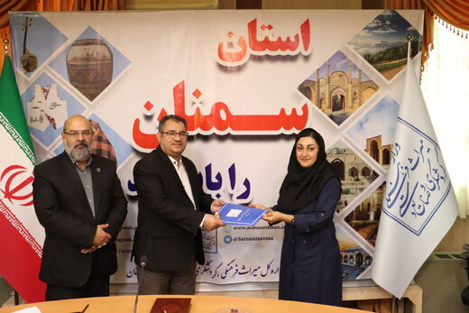 غرفه هنرمند صنایعدستی استان در نمایشگاه سرا ی زنجان برتر شد