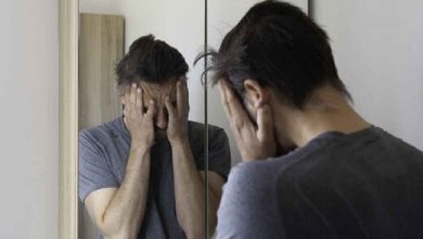 اختلال خودزشت انگاری؛ چطور با احساس زشت بودن‌مان مقابله کنیم؟