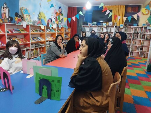 برگزاری کارگاه آموزشی فرزند پروری در کتابخانه عمومی ۲۲ بهمن شاهرود