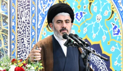 خطیب جمعه ارومیه: برخورد ادارات با ارباب رجوع، قابلقبول نیست / «جواب سربالا» دادن به ارباب رجوع در اسلام ، حرام است