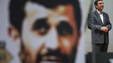 عکس تیپ دیده‌نشده از رئیس «دولت بهار» /  یادگاری احمدی‌نژاد در میوه‌فروشی