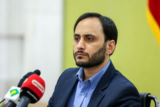 ببینید | وزیری که فقط با دیدن خبرنگار صداوسیما واژه فارسی به کار می‌برد؛ سوتی‌های وزرا مقابل دوربین!