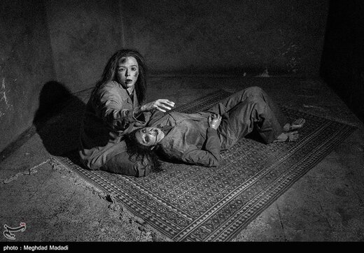 زنان «بی‌حجاب» در «موزه عبرت» + عکس