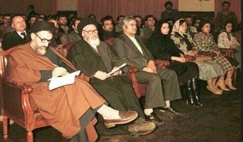 حضور تاریخی «زنان بی‌حجاب» در جلسه سران قوه قضاییه / عکس
