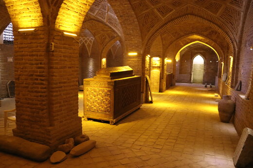 نمایشگاه نوروزی خط ونشان در شبستان شرقی مسجد امام خمینی(ره) سمنان برپا شد