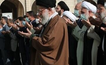 کدام مقامات و فعالان سیاسی پشت‌سر رهبر انقلاب نماز عید فطر خواندند؟ + عکس‌ها