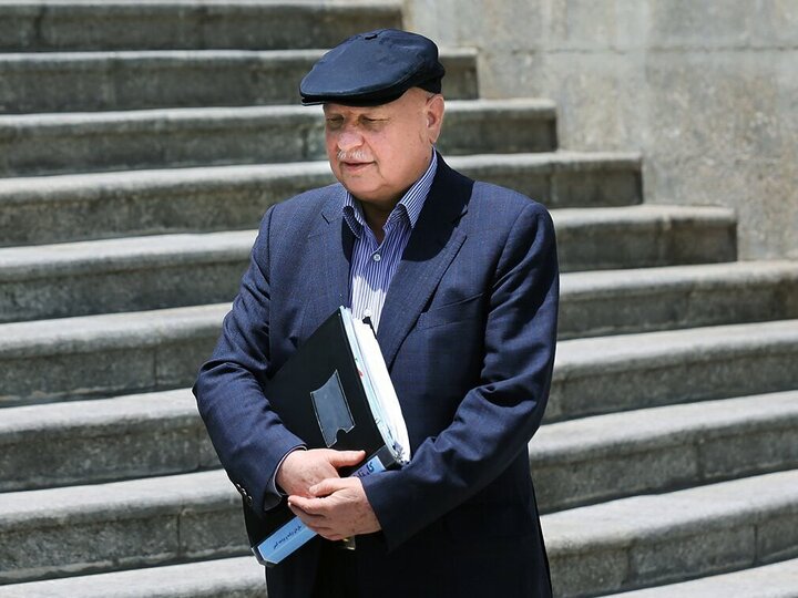 کنایه سنگین مهاجری به میرکاظمی، «رئیس منتظرالعزل سازمان برنامه»