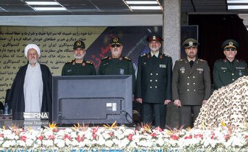 اتفاق عجیب در رژه روز ارتش مشهد /فراجا عذرخواهی کرد