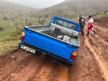 امدادرسانی به ۳۰ نفر گرفتار شده در گل ولای در سمنان