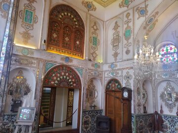 «انگورستان» ملک التجار؛ سفر به عمق فرهنگ و تاریخ نصف جهان