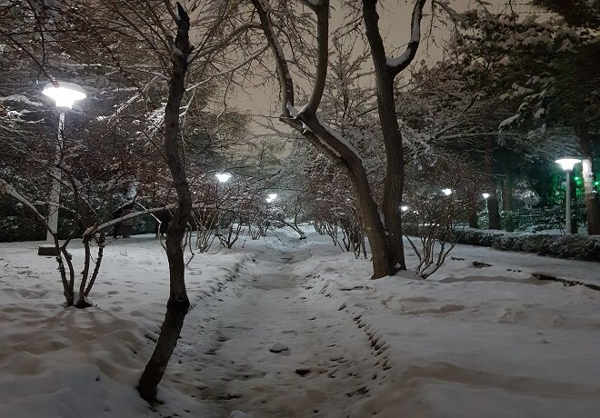 برف چهره «زاینده رود» را سپیدپوش کرد/این اصفهان شاید «شهر زندگی» است!