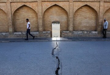 جریان دائمی زاینده رود از سراب تا پایاب تنها راه نجات اصفهان