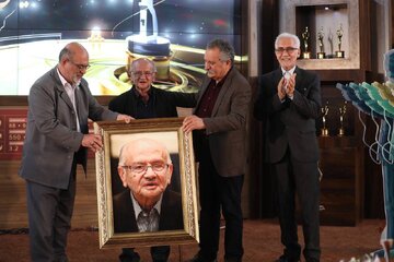 جشنواره پژواک رادیو با تقدیر از پیشکسوتان و برنامه‌سازان برگزار شد