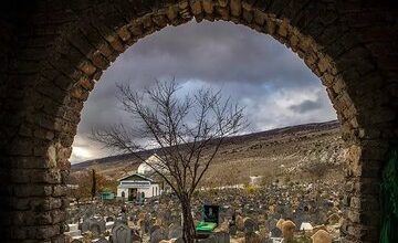 سفرنامه| اولین قبرستان مسلمانان در ایران؛ اینجا جسد مردگان پوسیده نمی‌شود؟/ عکس