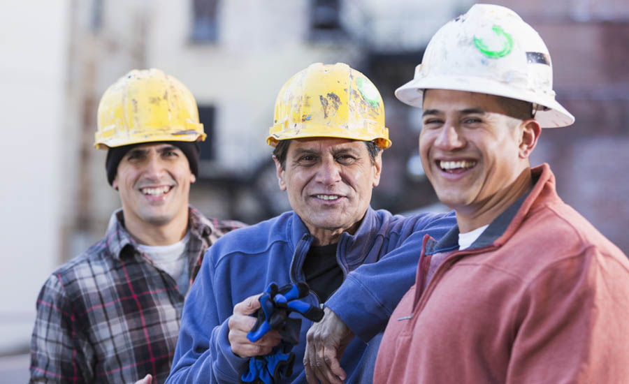 کارگران مهاجر در کشورهای همسایه چقدر حقوق میگیرند؟