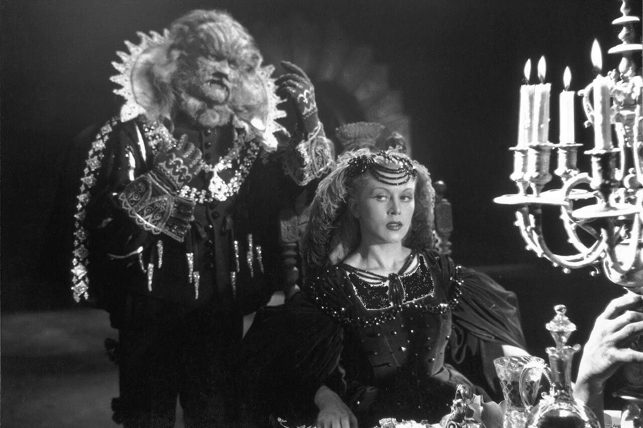 از چارلی چاپلین تا آدری هپبورن | شمایلهای جاودانه عشق در تاریخ سینما