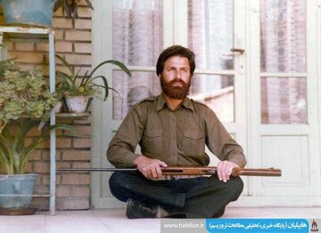 این دو چهره در لیست ترور منافقین بودند /حق ندارید پوستر من را روی دیوار خانه مردم بچسبانید