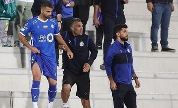 حمله مدافع استقلال به پرسپولیسی‌ها/ بازی را غیر فوتبالی بردند