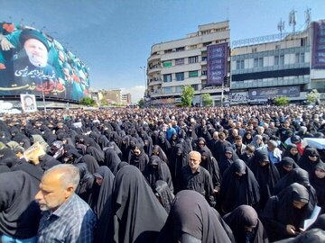 دلیل حضور خودروهای آپپاش در مراسم تشییع شهدای خدمت چه بود؟/ عکس