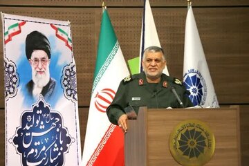 معاون نیروی دریایی سپاه: مسکونی سازی برخی جزایر خلیج فارس با جدیت دنبال می شود