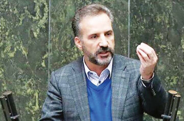 کاظم صدیقی جنجال به پا کرد /پارسایی: تفاوت از زمین تا آسمان است!