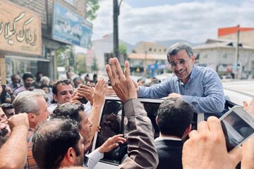 تصویر هوایی از هواداران احمدینژاد مقابل ستاد انتخابات