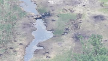 عکسی از لحظه شکار نفربر زرهی آمریکایی روی پل!