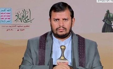 نظام سعودی با خانه خدا به عنوان منبع درآمد برخورد می‌کند