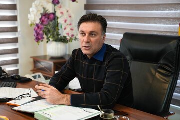 انتقاد تند تراکتوریها از میثاقی، خیابانی و کریم باقری؛ تفاوت شما با رسانههای بیگانه چیست؟