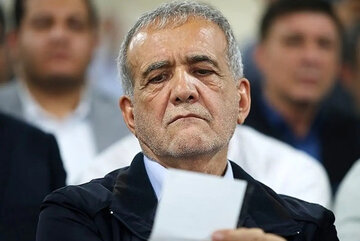 آقای پزشکیان! وفاق با جریانی که حتی به خودش هم رحم نمی کند وقت تلف کردن است/ خالصسازان کسانی هستند که خلوص آنان حد یقفی ندارد