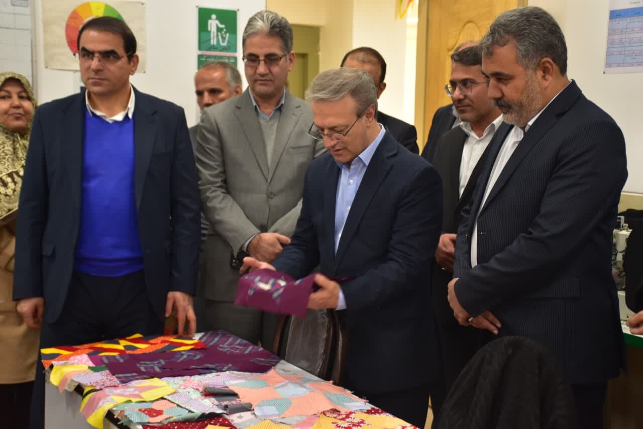 بازدید از مرکز آموزش فنی و حرفه‌ای خواهران یزد