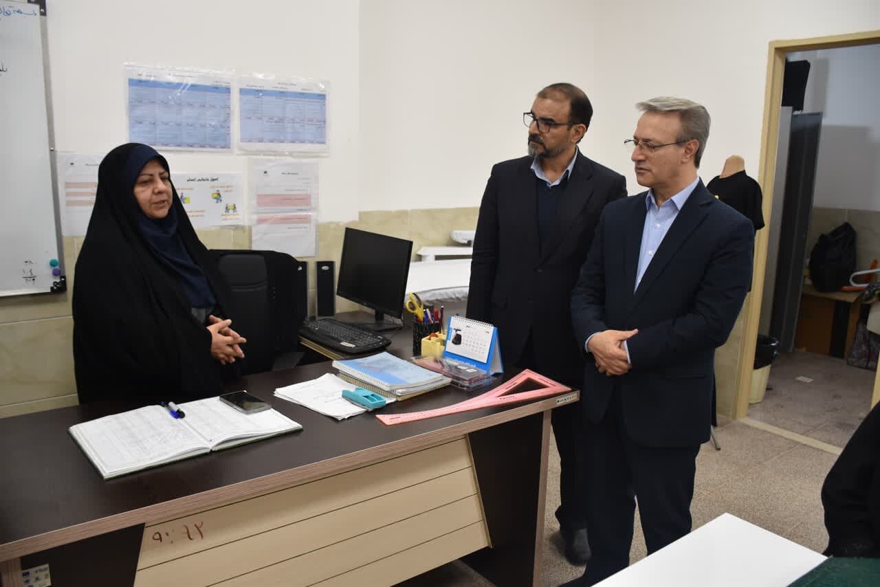 بازدید از مرکز آموزش فنی و حرفه‌ای خواهران یزد