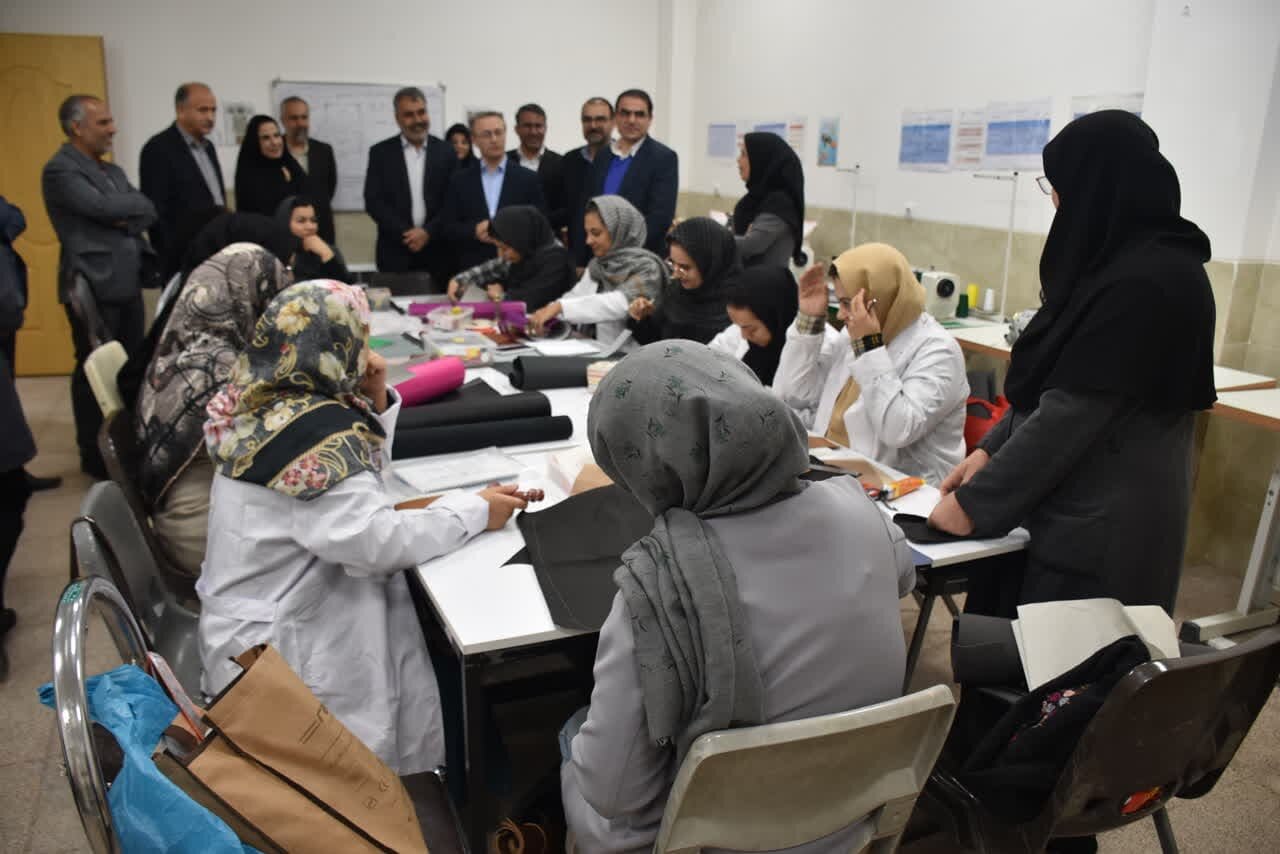 بازدید از مرکز آموزش فنی و حرفه‌ای خواهران یزد