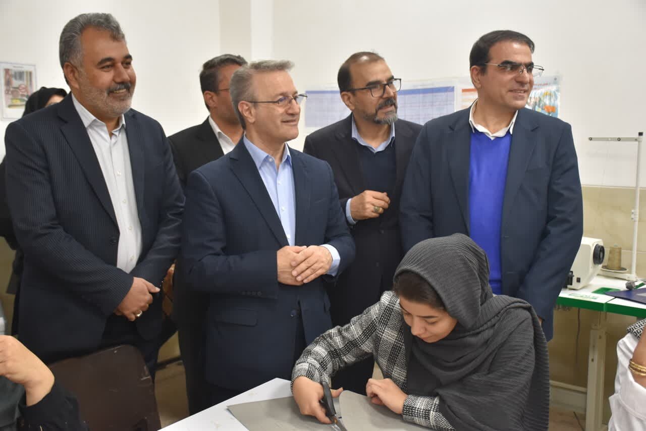 بازدید از مرکز آموزش فنی و حرفه‌ای خواهران یزد