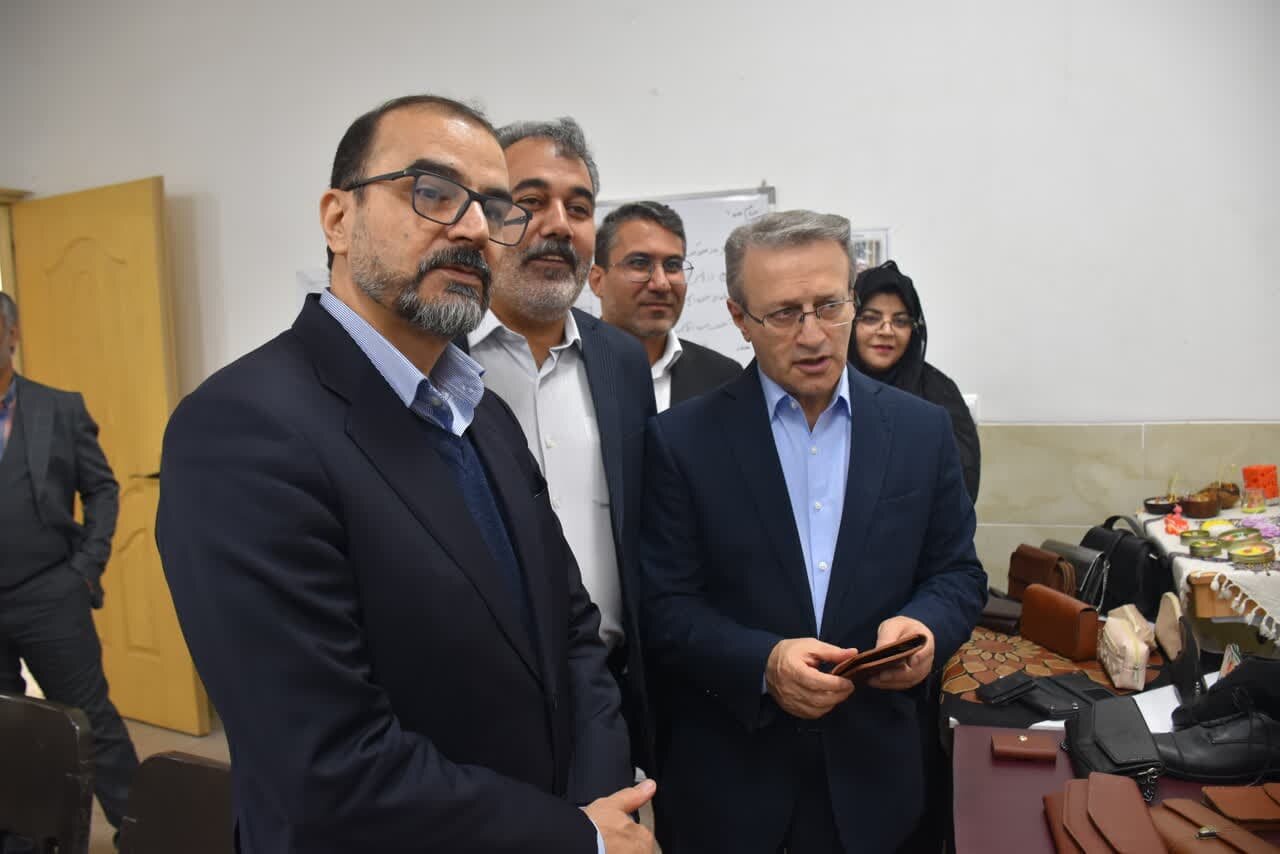 بازدید از مرکز آموزش فنی و حرفه‌ای خواهران یزد