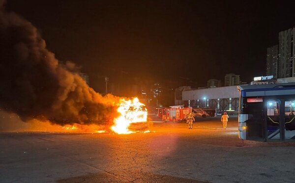 انفجار ۳ اتوبوس در جنوب تلآویو/عکس