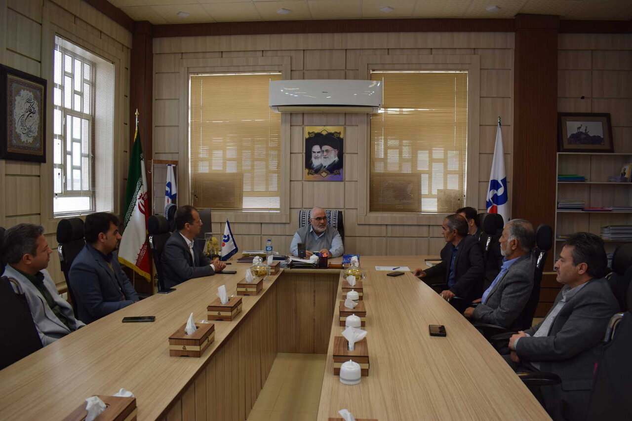 نشست شورای مخاطرات محیط زیست و تغییرات اقلیمی شهرستان میبد