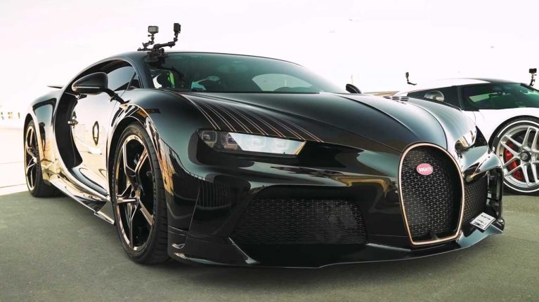 بوگاتی سریعتر است یا کونیگزگ؟ / سریعترین خودروهای جهان به مصاف هم رفتند