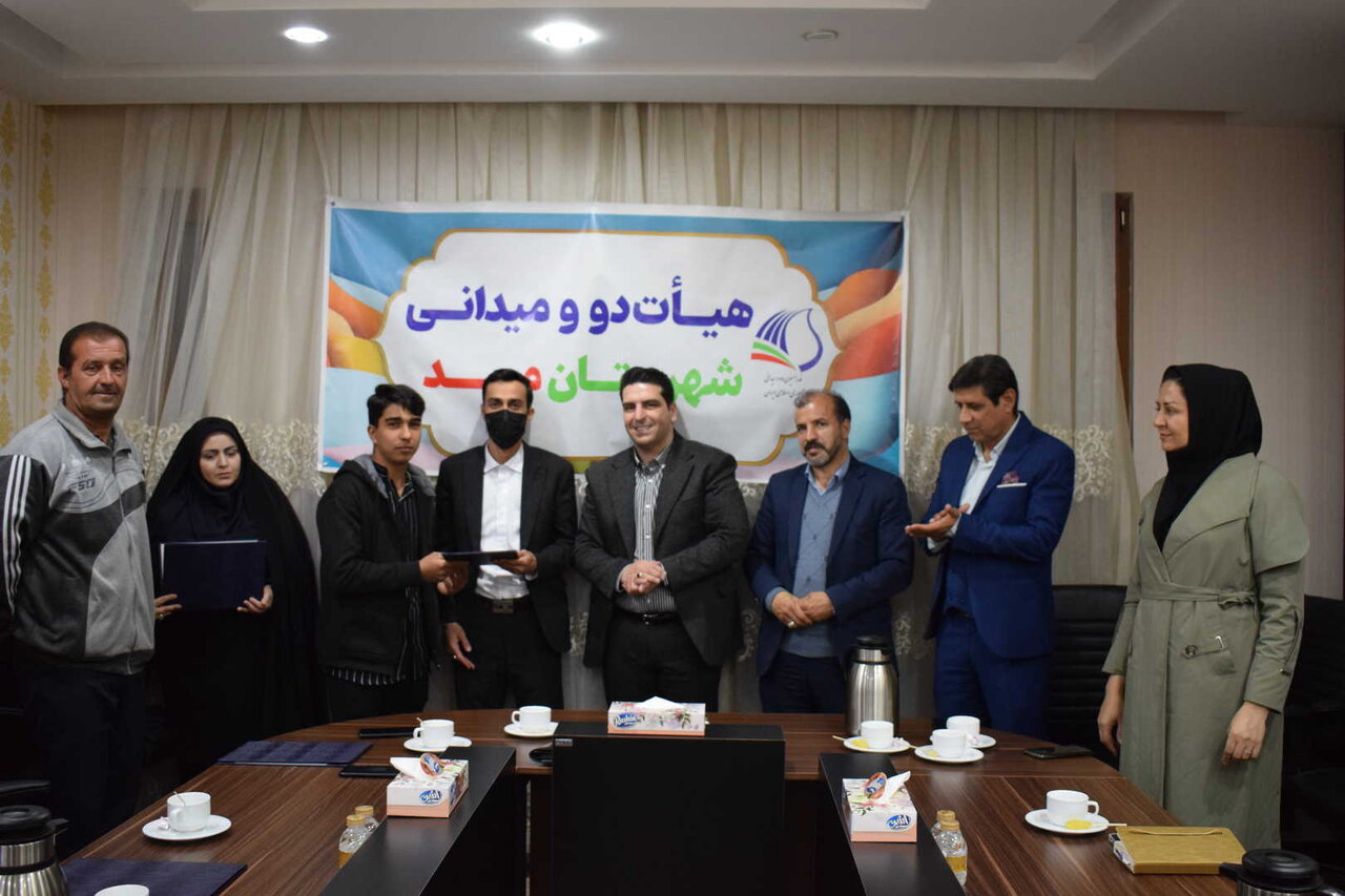 تجلیل از مقام‌آوران میبدی در مسابقات استان یزد توسط هیات دو و میدانی شهرستان میبد
