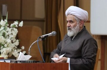 طائب: پول فروش نفت به حساب خودمان واریز میشود/ به دلیل تحریمها امکان جابهجایی آن وجود ندارد