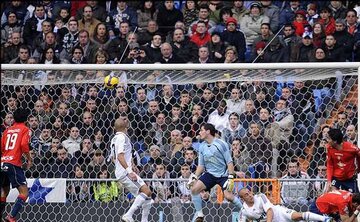 عکس| استقبال اوساسونا از بازی با رئال مادرید با حضور جواد نکونام