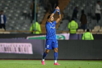 عکس | رامین رضاییان با سبیل چنگیزی مقابل پرسپولیس