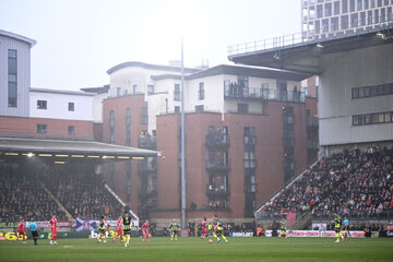 عکس| عجیبترین جای ممکن برای تماشای فوتبال!