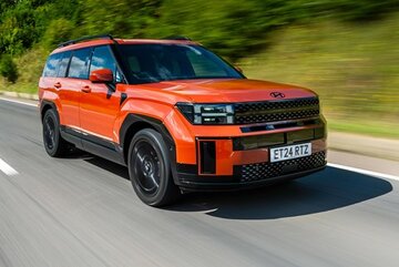 واژه SUV مخفف چیست، چه معنایی دارد و به کدام مدل از خودروهای شاسی بلند گفته میشود؟