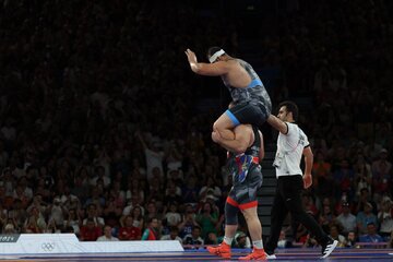 یک ایرانی سرمربی کشتی آذربایجان شد/مقصد جدید مدالآور المپیک ریو