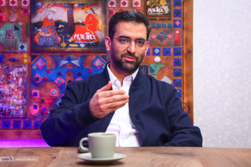 آذری جهرمی: سلطانیفر و خانوادهاش پرسپولیسی هستند/ بهانهگیری استقلالیها مثل آن قمارباز معروف است/ نیاز به بهانه نیست، ما همیشه برندهایم