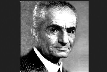 احمد آرام که بود؟