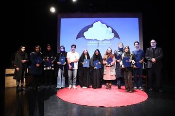 ادبیات باید به کلان مسالههای حوزه اجتماعی توجه جدی داشته باشد