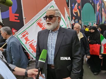 امیر پوردستان: ما بلدیم چطور بجنگیم؛ با ما با ادبیات درست صحبت کنید/ رئیس سازمان بسیج: آمریکاییها دچار برآوردهای غلطی هستند