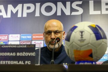 بوژوویچ: بیشتر نگران و مراقب تیم خودم هستم تا تیم حریف/ به خاطر اشتباهات خودمان به پرسپولیس باختیم